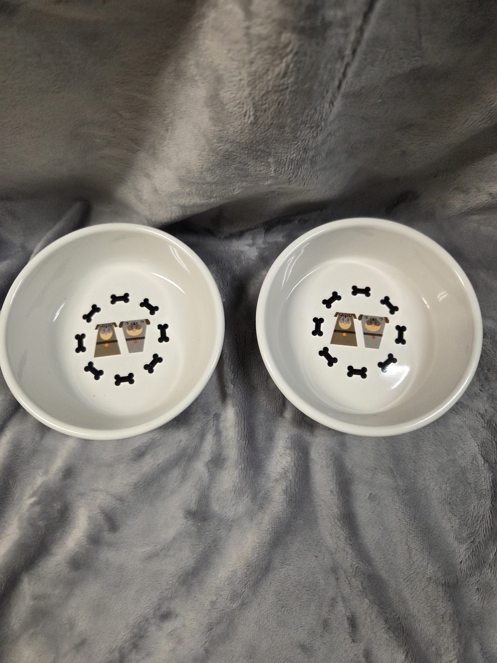 Set of 2 White Ceramic Dog Bowls with Bone